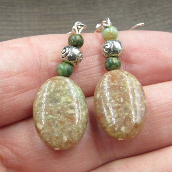 Jewelry - Sterling Silver Brown Speckled & Green Stone Earrings Vintage